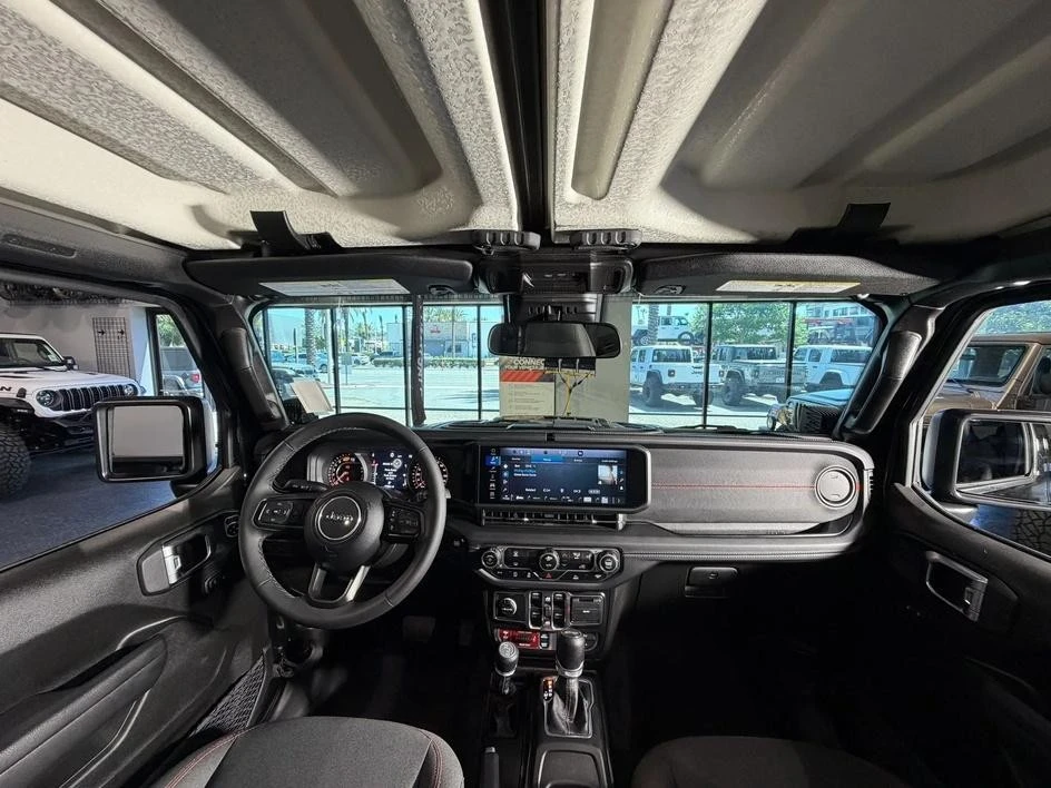 2025 Jeep JL Wrangler - Image 19 of 29