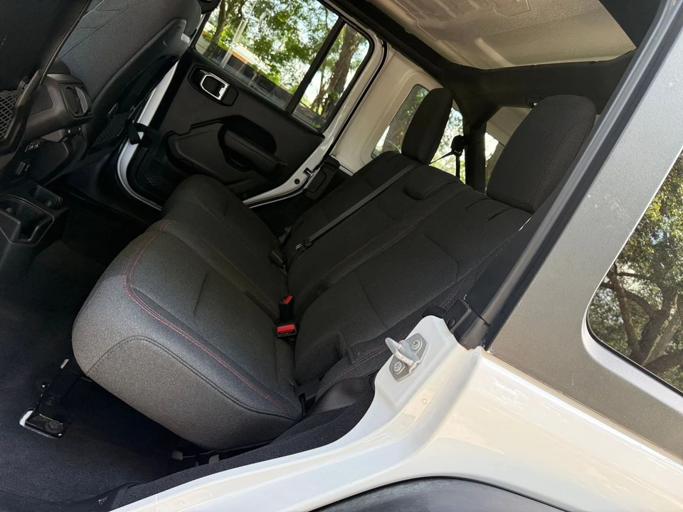 2025 Jeep JL Wrangler - Image 26 of 31