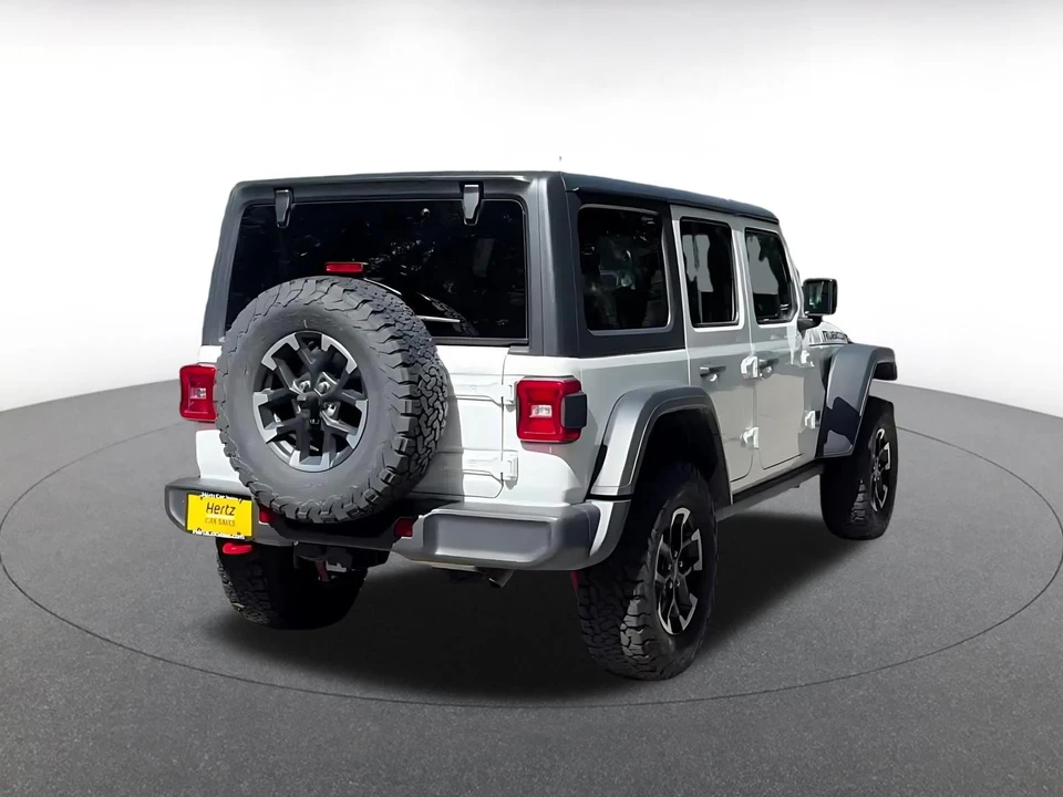 2025 Jeep JL Wrangler - Image 17 of 31