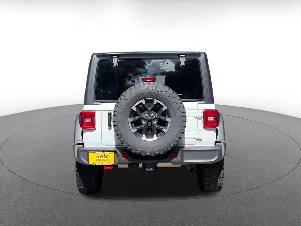 2025 Jeep JL Wrangler - Image 16 of 31