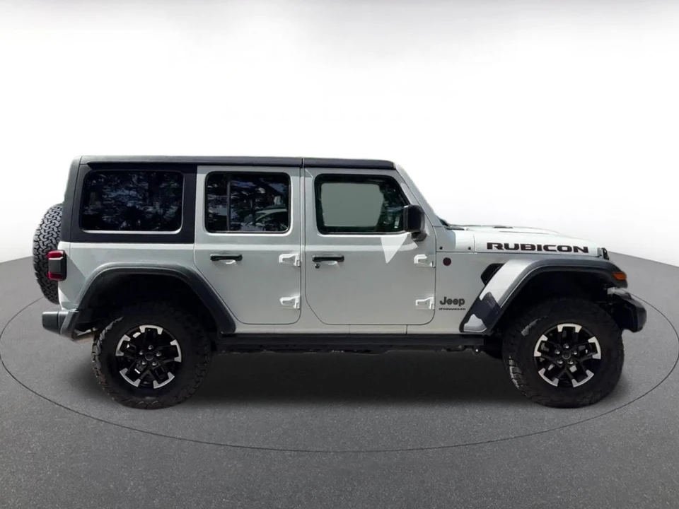 2025 Jeep JL Wrangler - Image 19 of 31