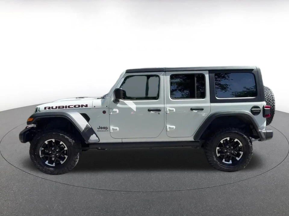 2025 Jeep JL Wrangler - Image 11 of 31