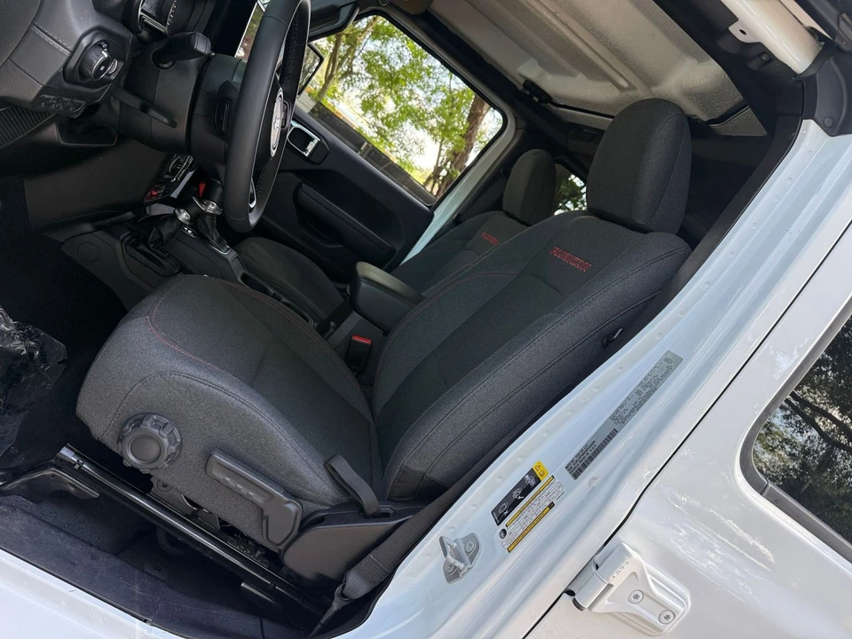 2025 Jeep JL Wrangler - Image 27 of 31