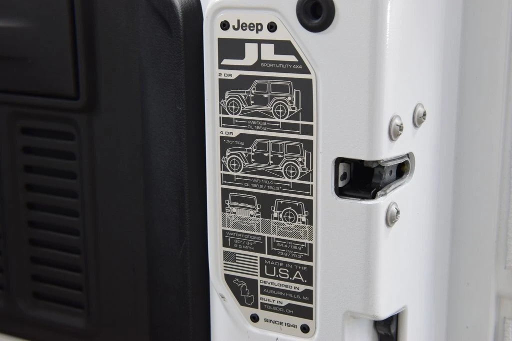 2025 Jeep JL Wrangler - Image 24 of 31