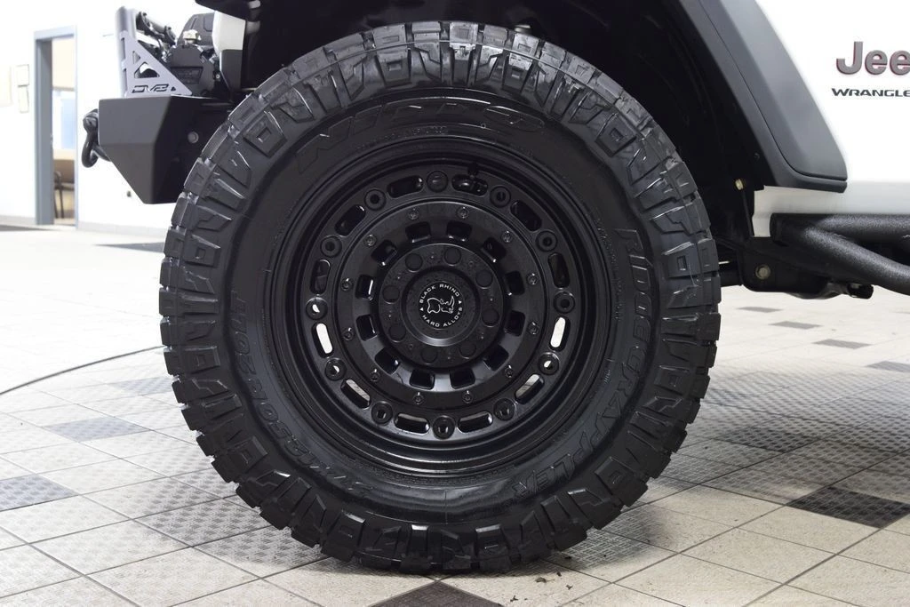 2025 Jeep JL Wrangler - Image 27 of 31