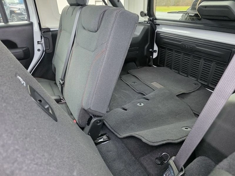 2025 Jeep JL Wrangler - Image 14 of 21