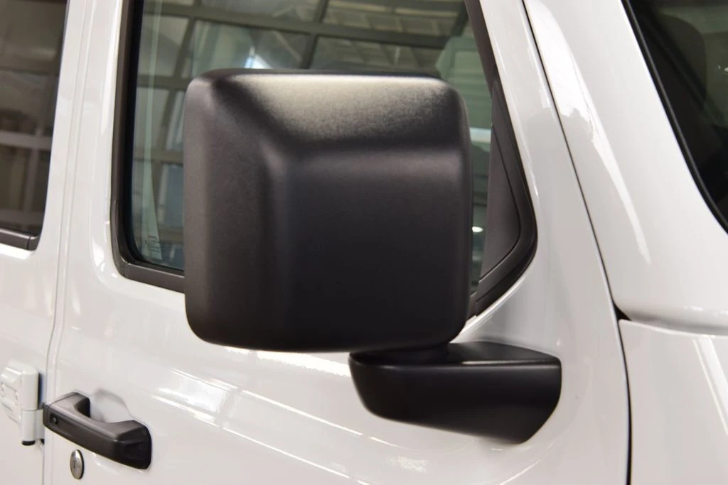2025 Jeep JL Wrangler - Image 18 of 31