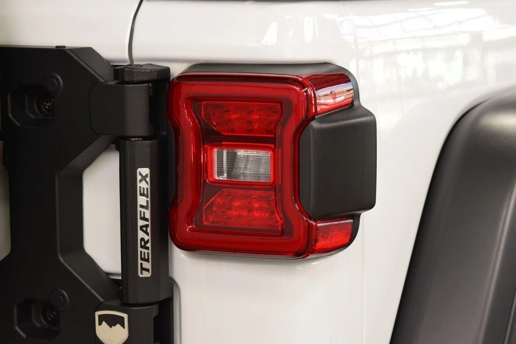 2025 Jeep JL Wrangler - Image 20 of 31
