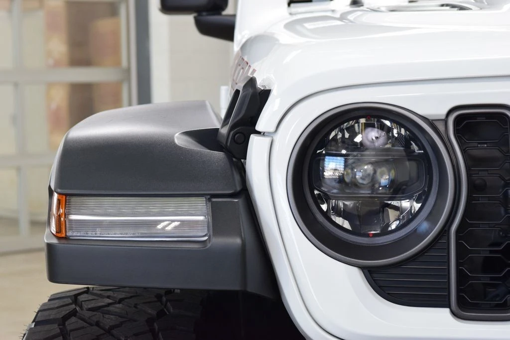 2025 Jeep JL Wrangler - Image 10 of 31