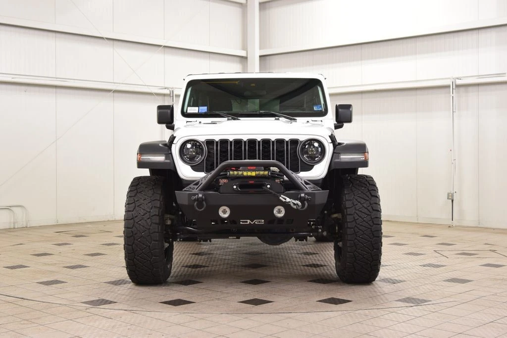 2025 Jeep JL Wrangler - Image 2 of 31