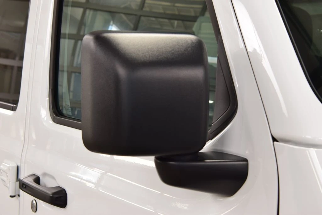 2025 Jeep JL Wrangler - Image 18 of 31