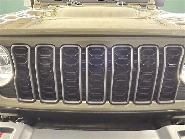 2025 Jeep JL Wrangler - Image 9 of 21