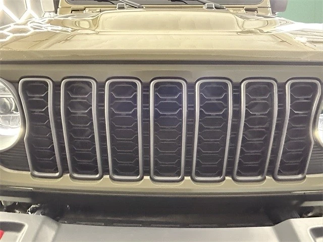2025 Jeep JL Wrangler - Image 9 of 12
