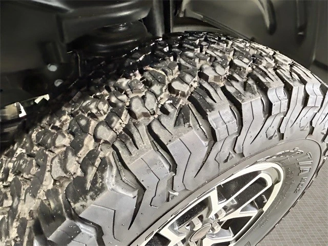 2025 Jeep JL Wrangler - Image 12 of 21