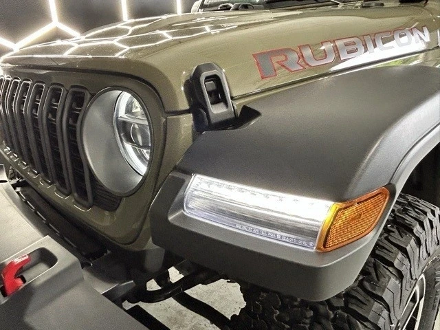 2025 Jeep JL Wrangler - Image 10 of 12