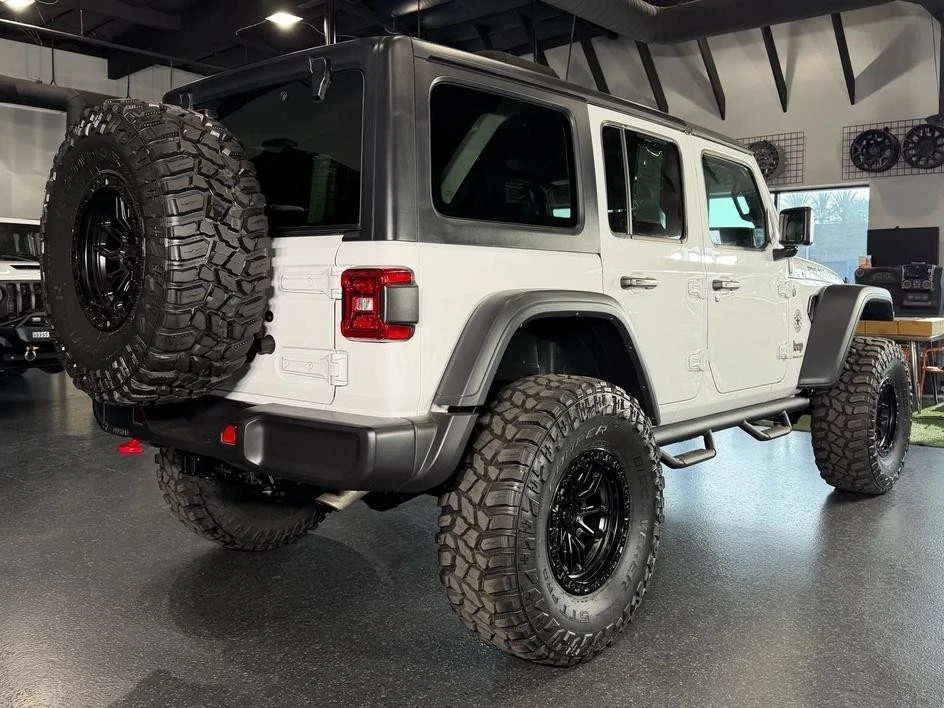2025 Jeep JL Wrangler - Image 14 of 31