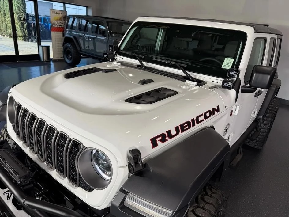 2025 Jeep JL Wrangler - Image 6 of 31