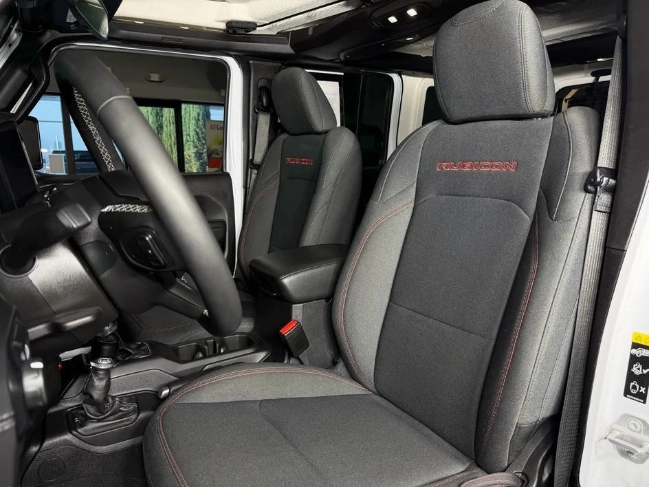 2025 Jeep JL Wrangler - Image 16 of 31
