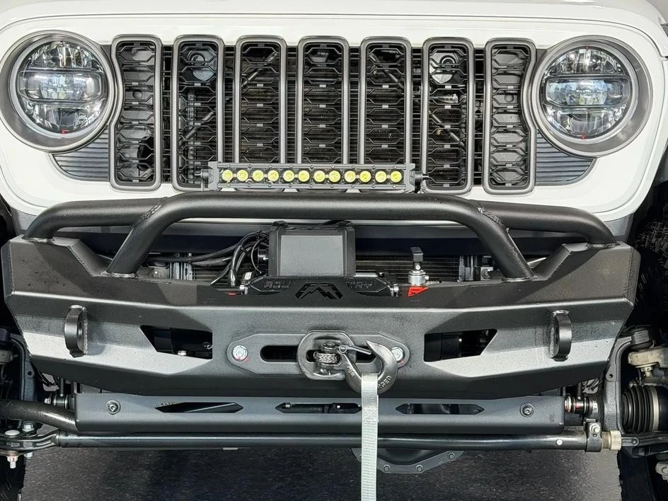 2025 Jeep JL Wrangler - Image 4 of 31