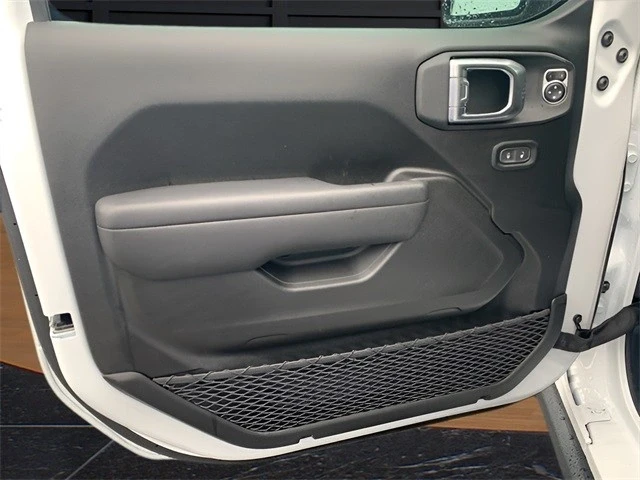 2025 Jeep JL Wrangler - Image 18 of 21