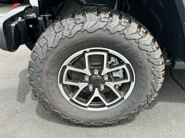 2025 Jeep JL Wrangler - Image 11 of 21