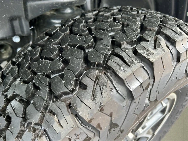 2025 Jeep JL Wrangler - Image 12 of 21
