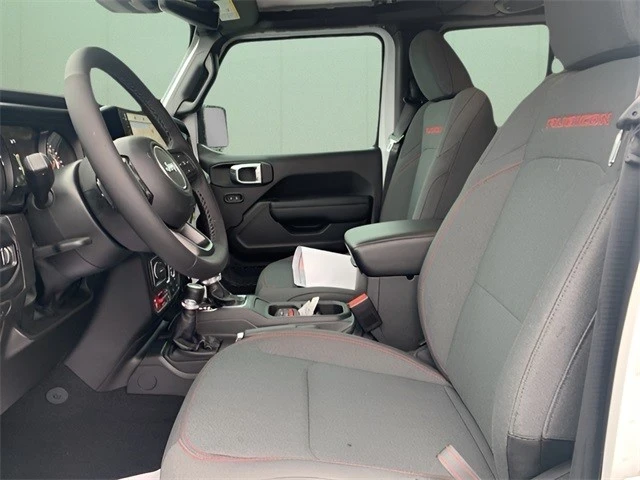 2025 Jeep JL Wrangler - Image 20 of 21