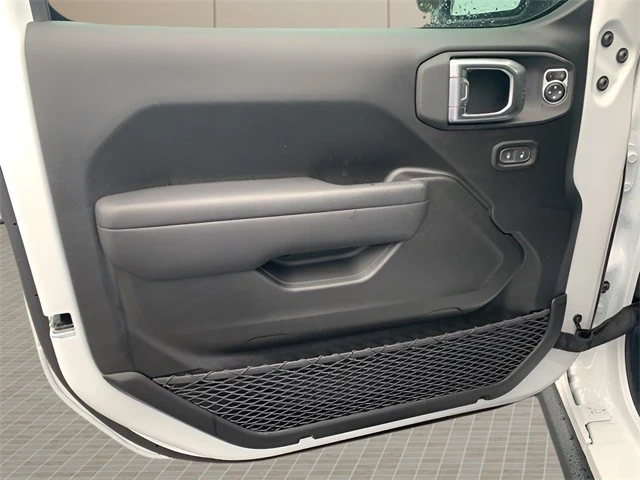 2025 Jeep JL Wrangler - Image 18 of 21