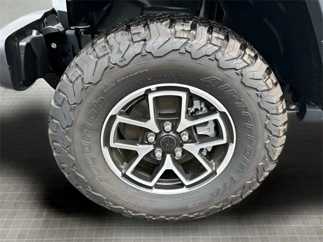 2025 Jeep JL Wrangler - Image 11 of 21