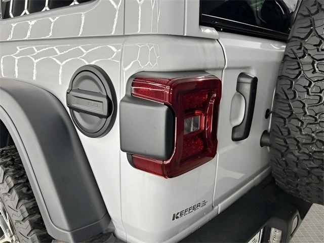 2025 Jeep JL Wrangler - Image 13 of 21
