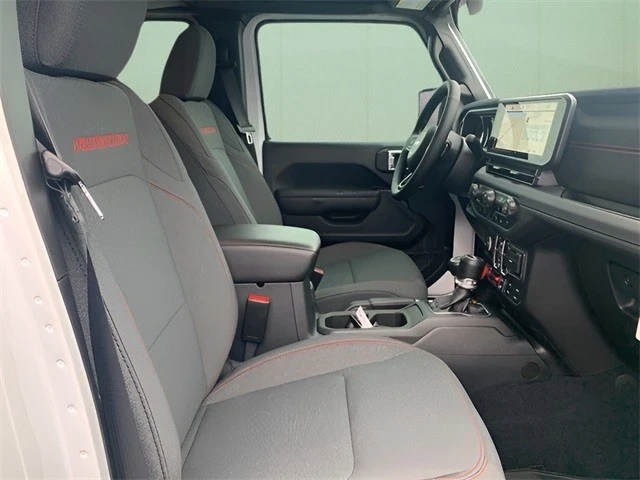 2025 Jeep JL Wrangler - Image 15 of 21