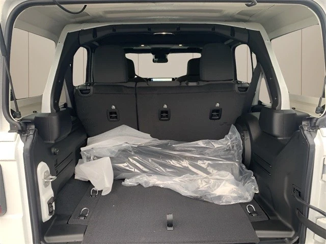 2025 Jeep JL Wrangler - Image 16 of 21