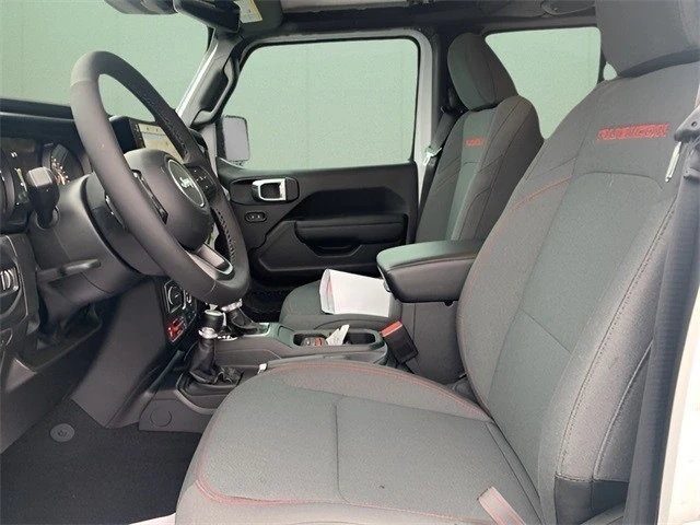 2025 Jeep JL Wrangler - Image 20 of 21