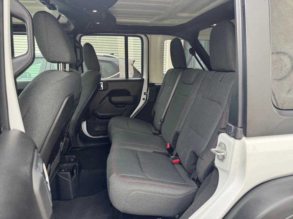 2025 Jeep JL Wrangler - Image 26 of 31