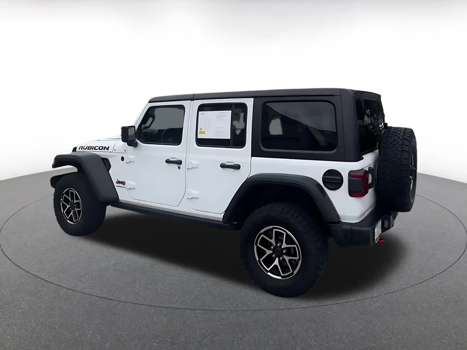 2025 Jeep JL Wrangler - Image 11 of 31