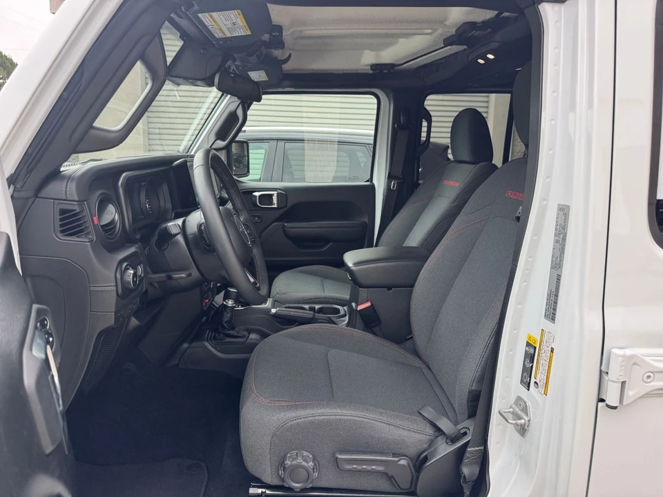 2025 Jeep JL Wrangler - Image 27 of 31