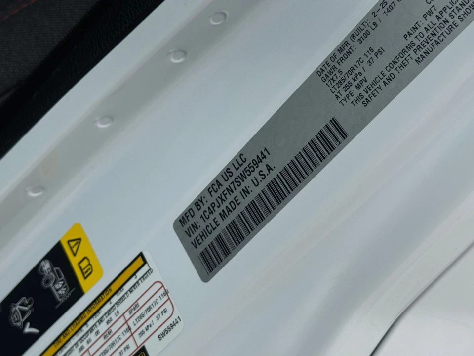 2025 Jeep JL Wrangler - Image 29 of 31