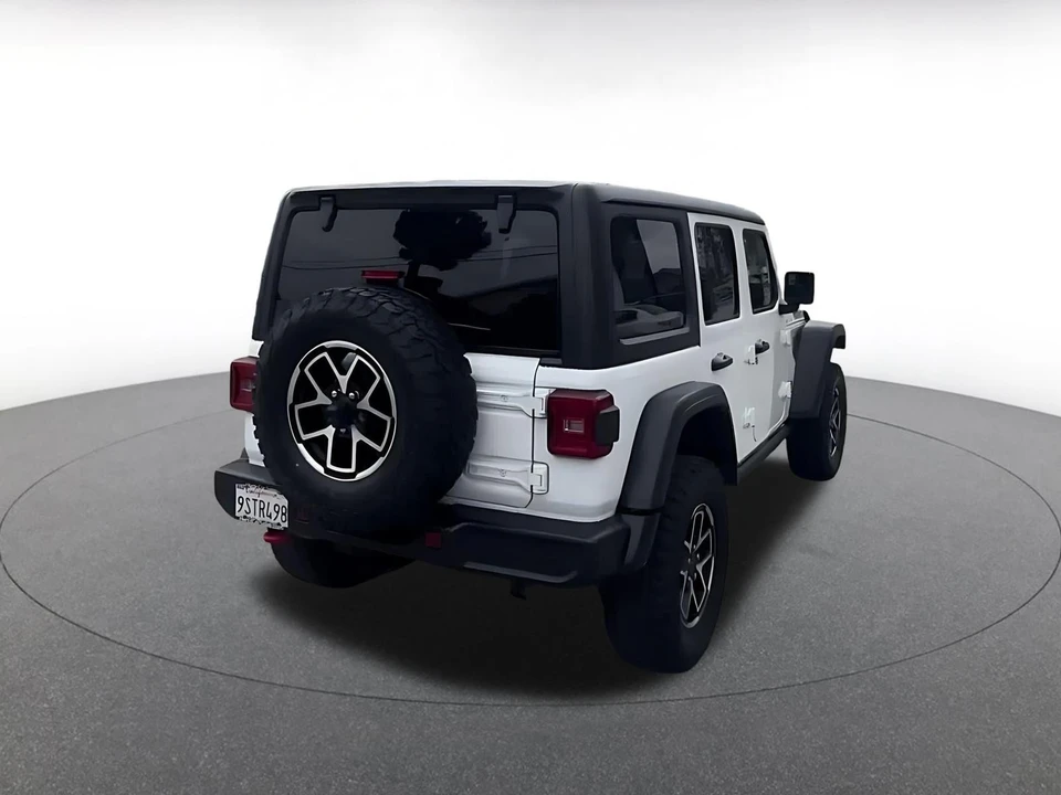 2025 Jeep JL Wrangler - Image 16 of 31