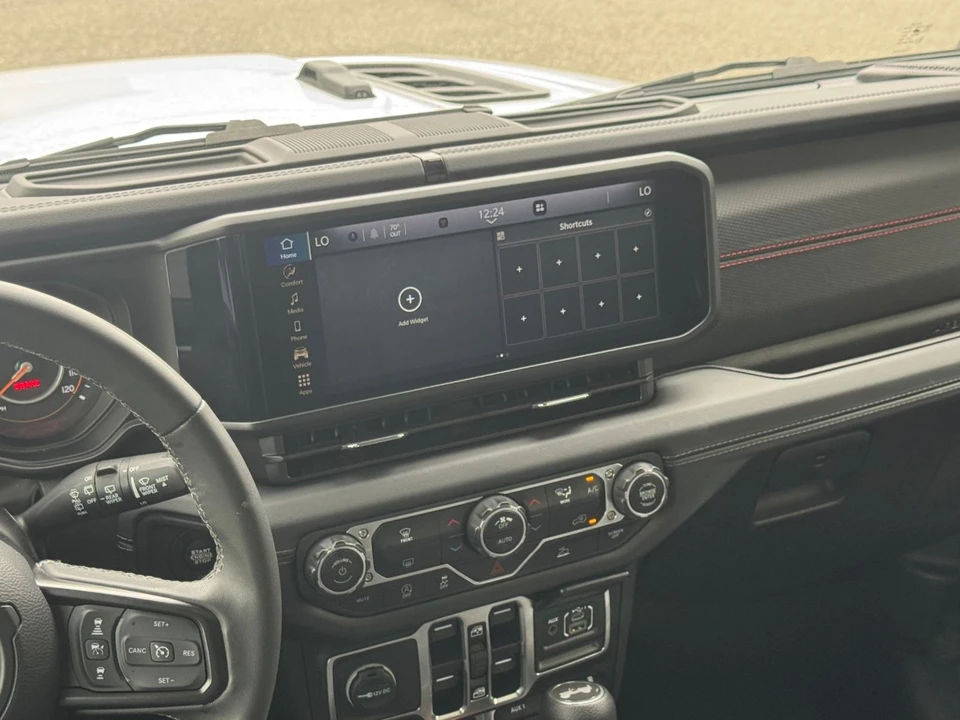 2025 Jeep JL Wrangler - Image 18 of 31