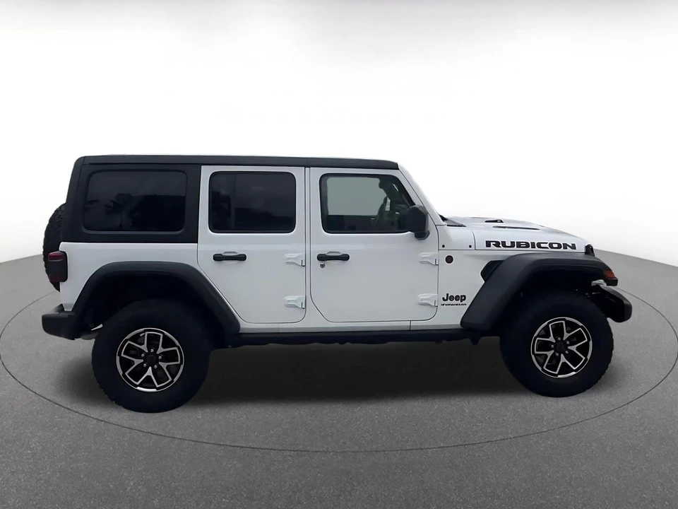 2025 Jeep JL Wrangler - Image 17 of 31