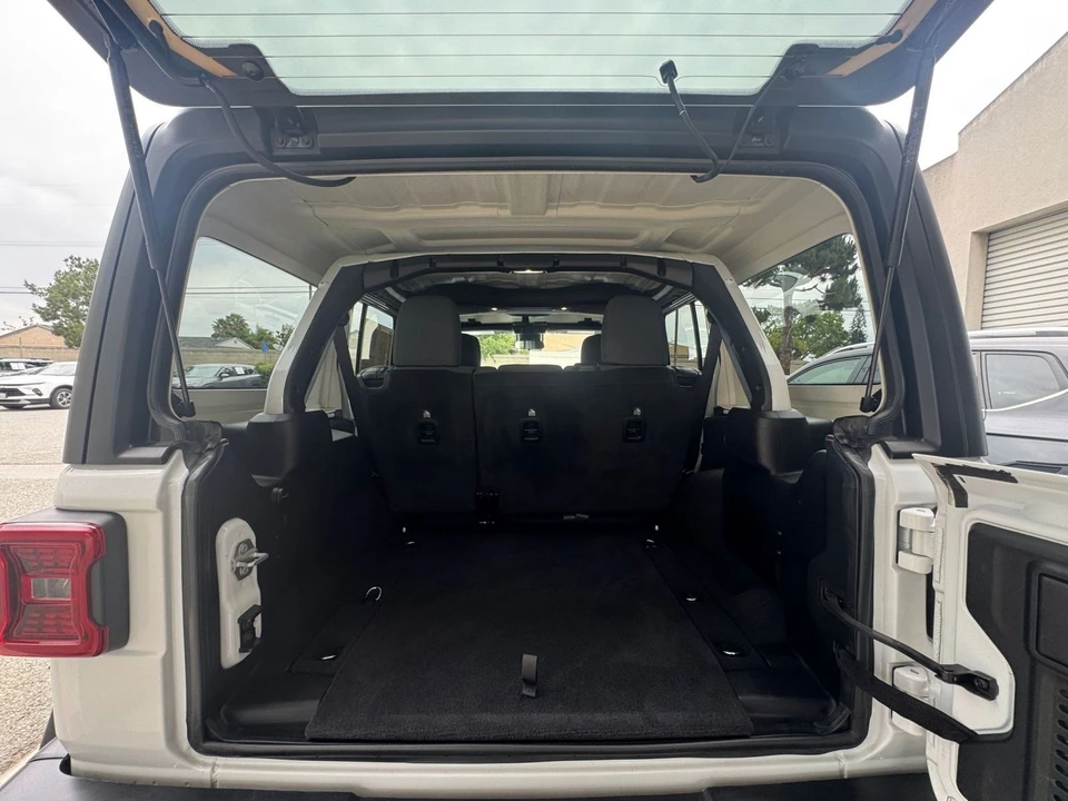 2025 Jeep JL Wrangler - Image 31 of 31