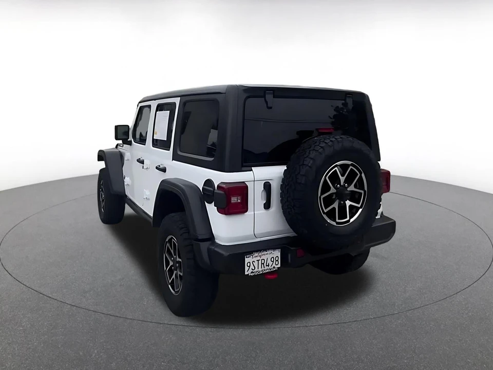 2025 Jeep JL Wrangler - Image 15 of 31