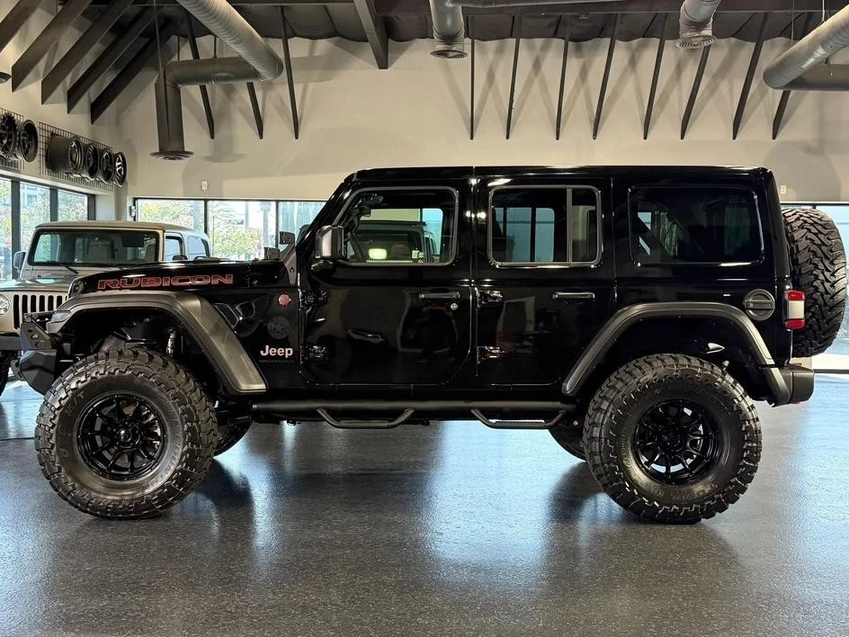 2025 Jeep JL Wrangler - Image 9 of 31