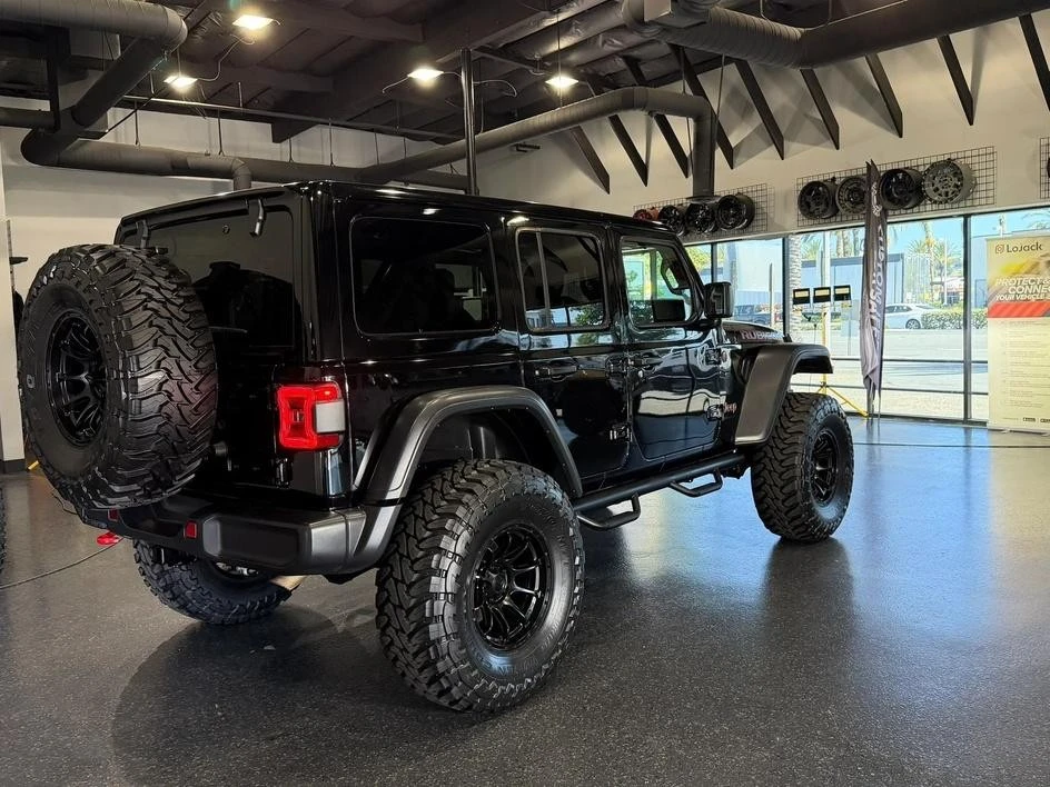 2025 Jeep JL Wrangler - Image 31 of 31