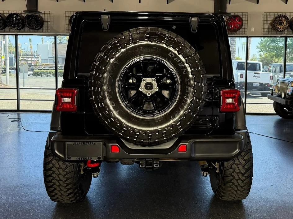 2025 Jeep JL Wrangler - Image 12 of 31