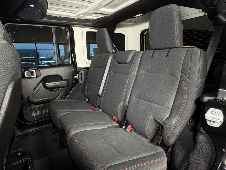 2025 Jeep JL Wrangler - Image 17 of 31