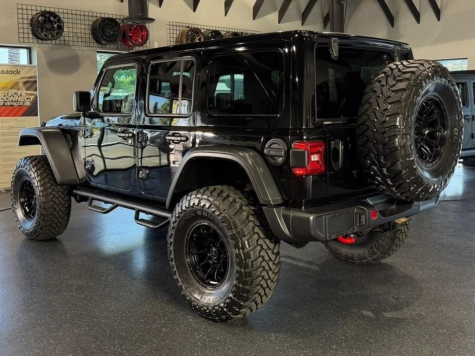 2025 Jeep JL Wrangler - Image 10 of 31