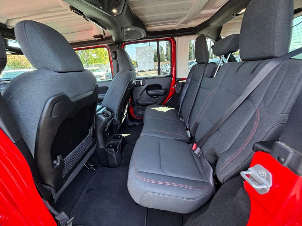 2025 Jeep JL Wrangler - Image 26 of 31