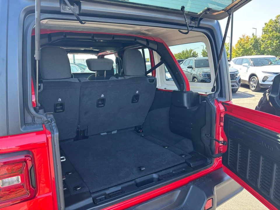 2025 Jeep JL Wrangler - Image 31 of 31