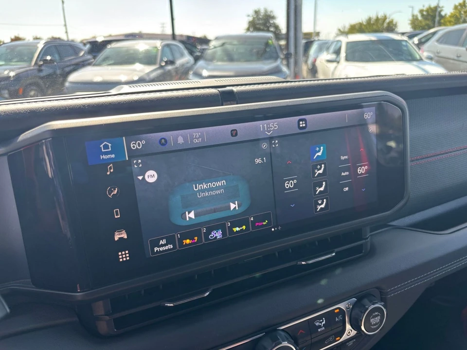 2025 Jeep JL Wrangler - Image 21 of 31